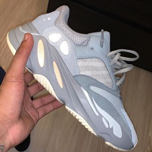 Yeezy 700 interim (pre order)